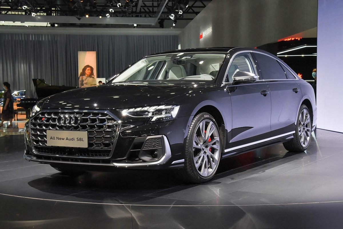 搭载4.0t v8发动机 48v轻混,配双边四出排气,解析奥迪s8