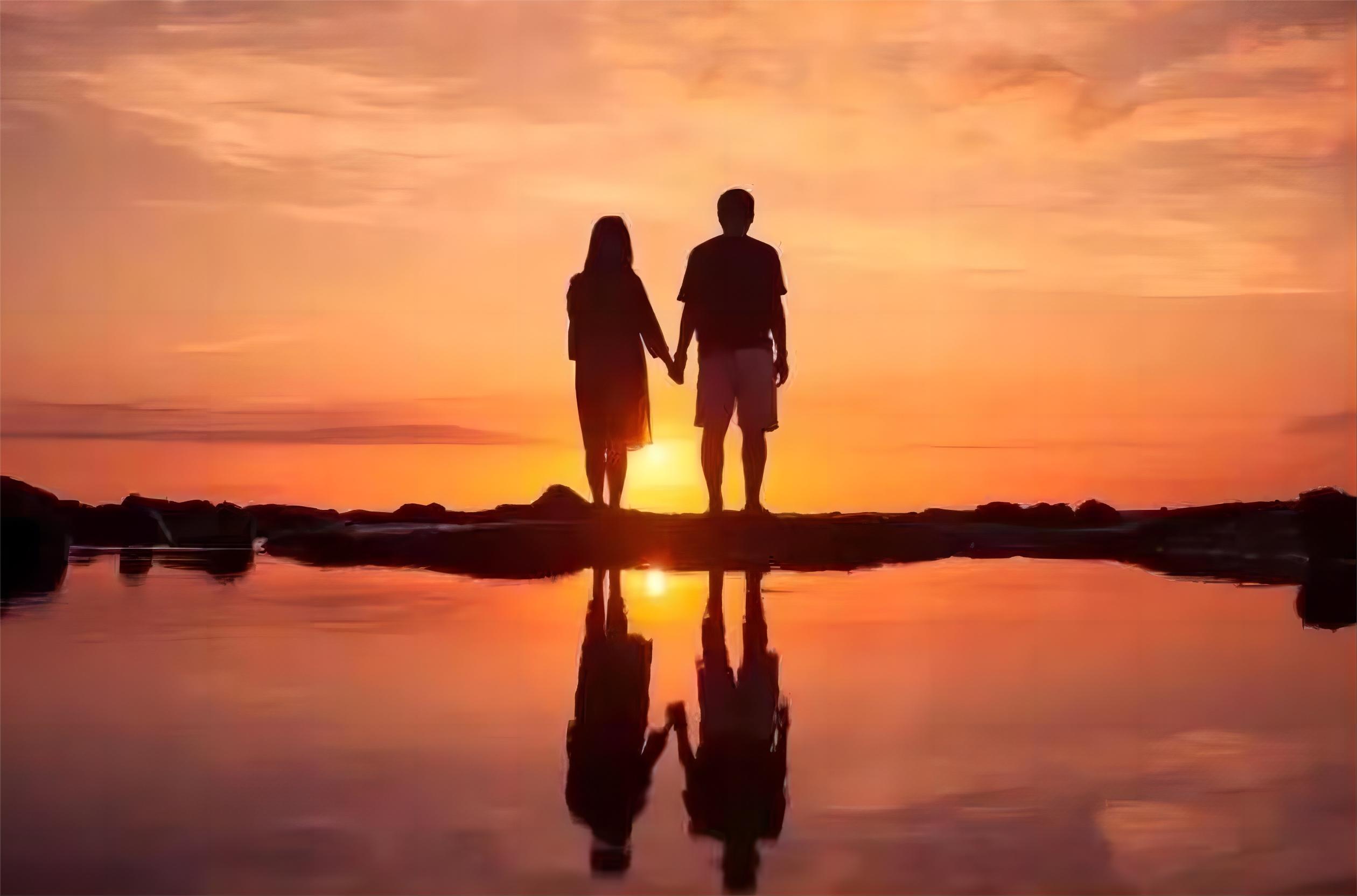 总是在恋爱时学会宽容和理解,比起找个自己爱的人,对的人似乎更为重要