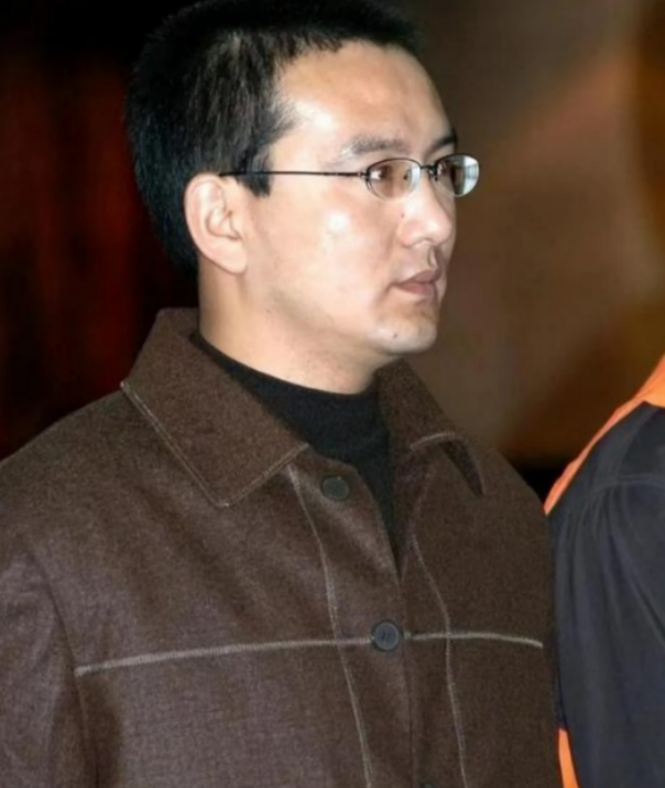 黑老大马冰冰:祸害兰州十多年,逃亡时儿子惨死,行刑前满脸笑容