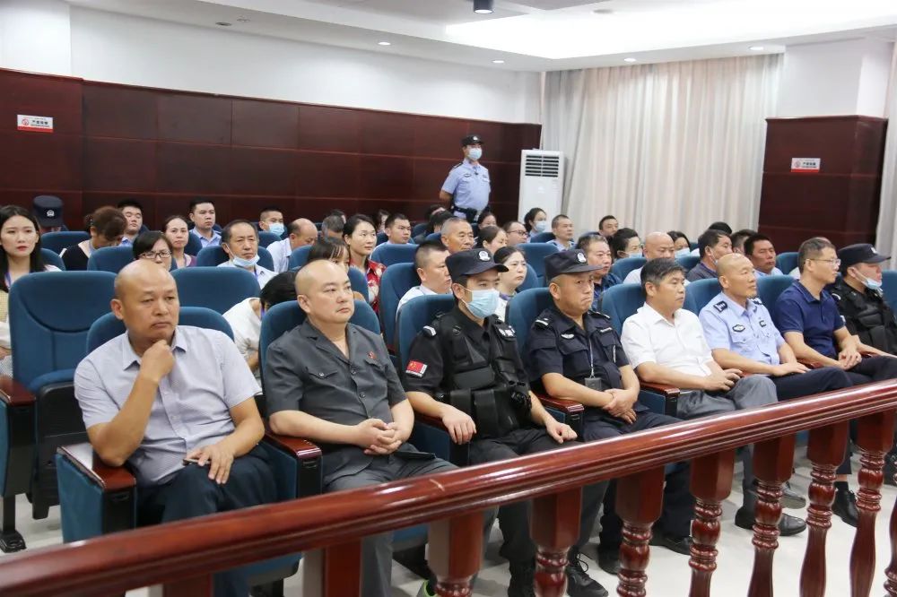 黎飞翔等6名被告人涉恶势力犯罪集团案今日在通城法院开庭