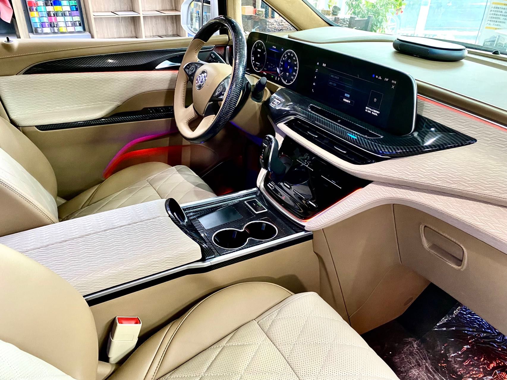 别克gl8内饰豪改重磅升级 你一定没见过这样的gl8