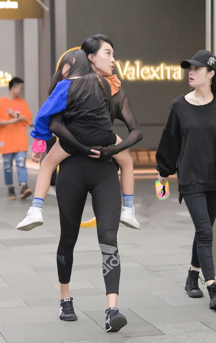 完美身材:完美健身时尚女神之欣娜