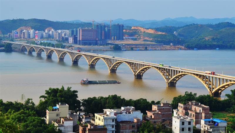 藤县西江大桥等67座公路桥梁改造全面开工