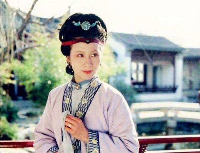 《红楼梦》:李纨与王熙凤,两种女人的活法对比