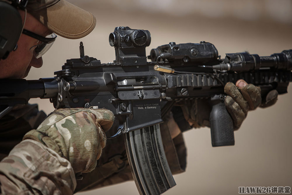 波兰顶尖特种部队实弹训练 手持hk416短步枪 进行战术射击培训