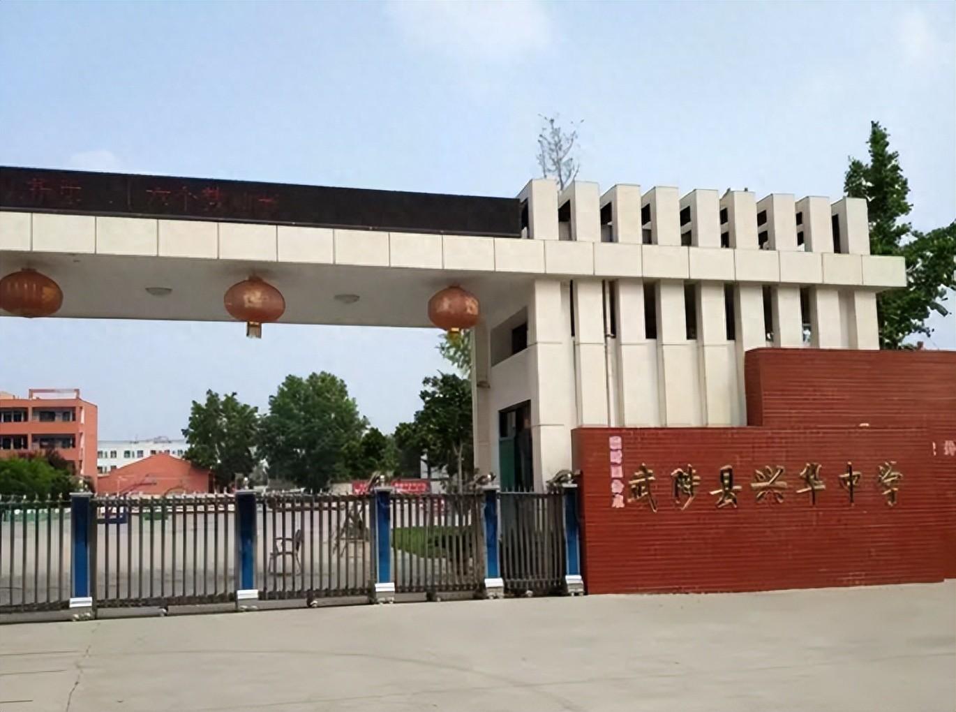 河南焦作兴华中学踩踏事件,原因叫人意外,伤亡人数已经确认