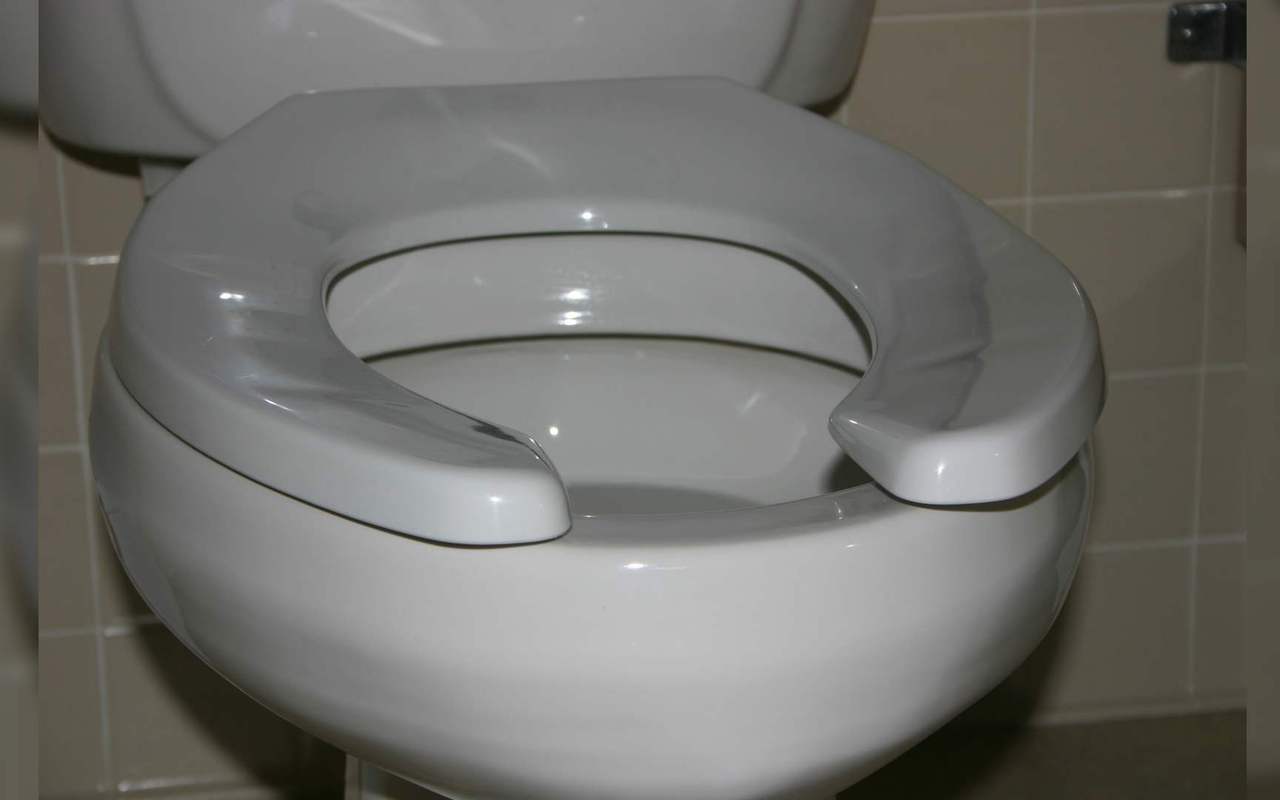 美国的马桶为何有个"缺口"?中国却没有,难道"中外有别"?