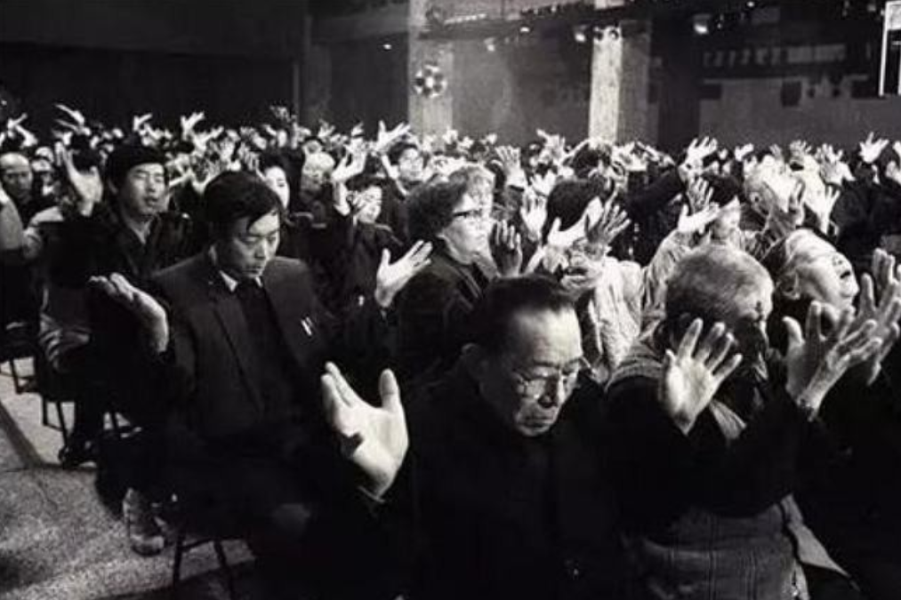 王兴夫:假扮活佛行骗多名女弟子,10年敛财2亿,最终下场如何