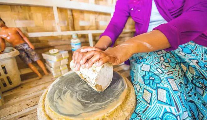 巴掌大的脸,硬是玩儿出了调色盘既视感!