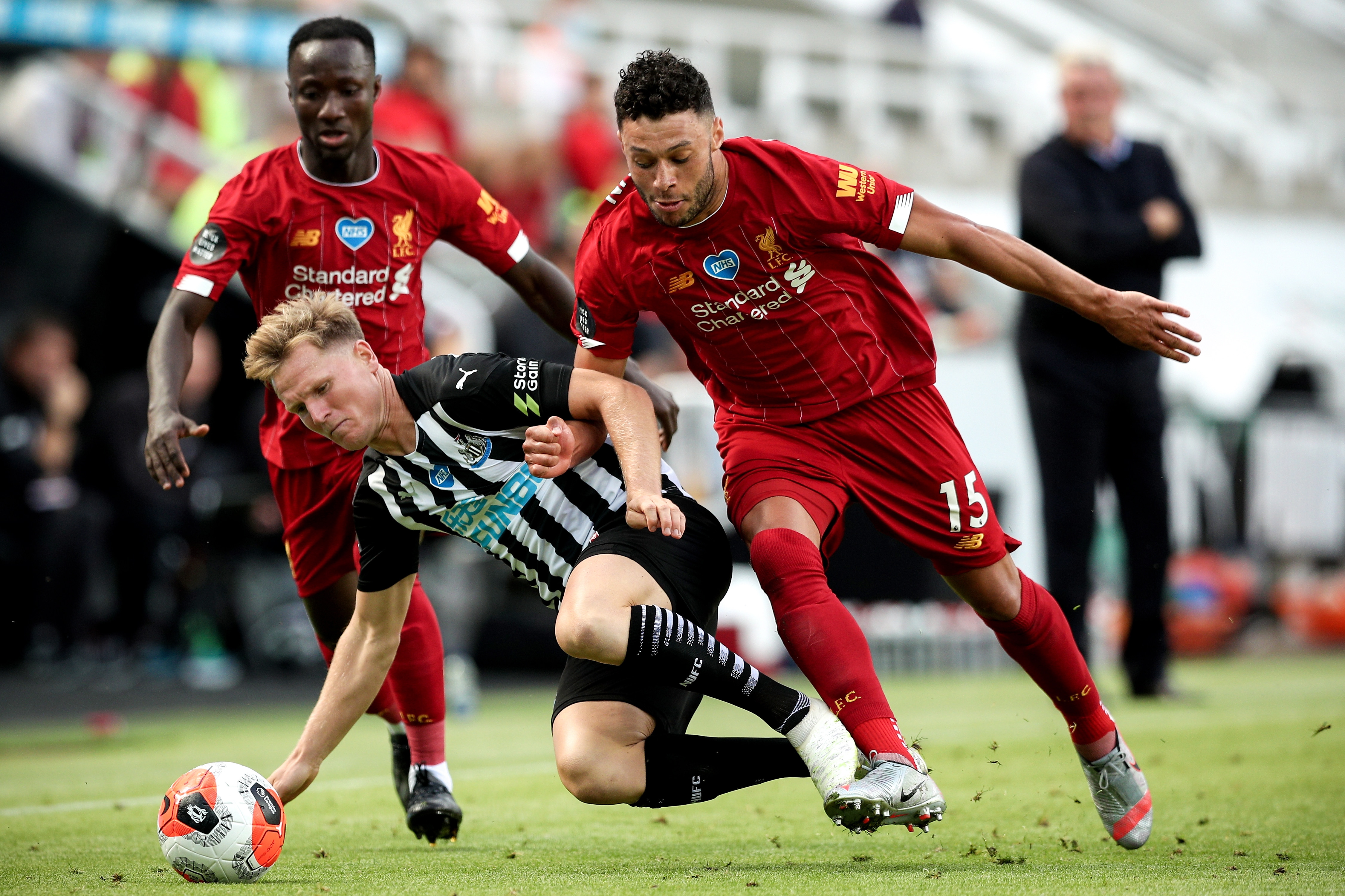 足球——英超联赛:利物浦胜纽卡斯尔联