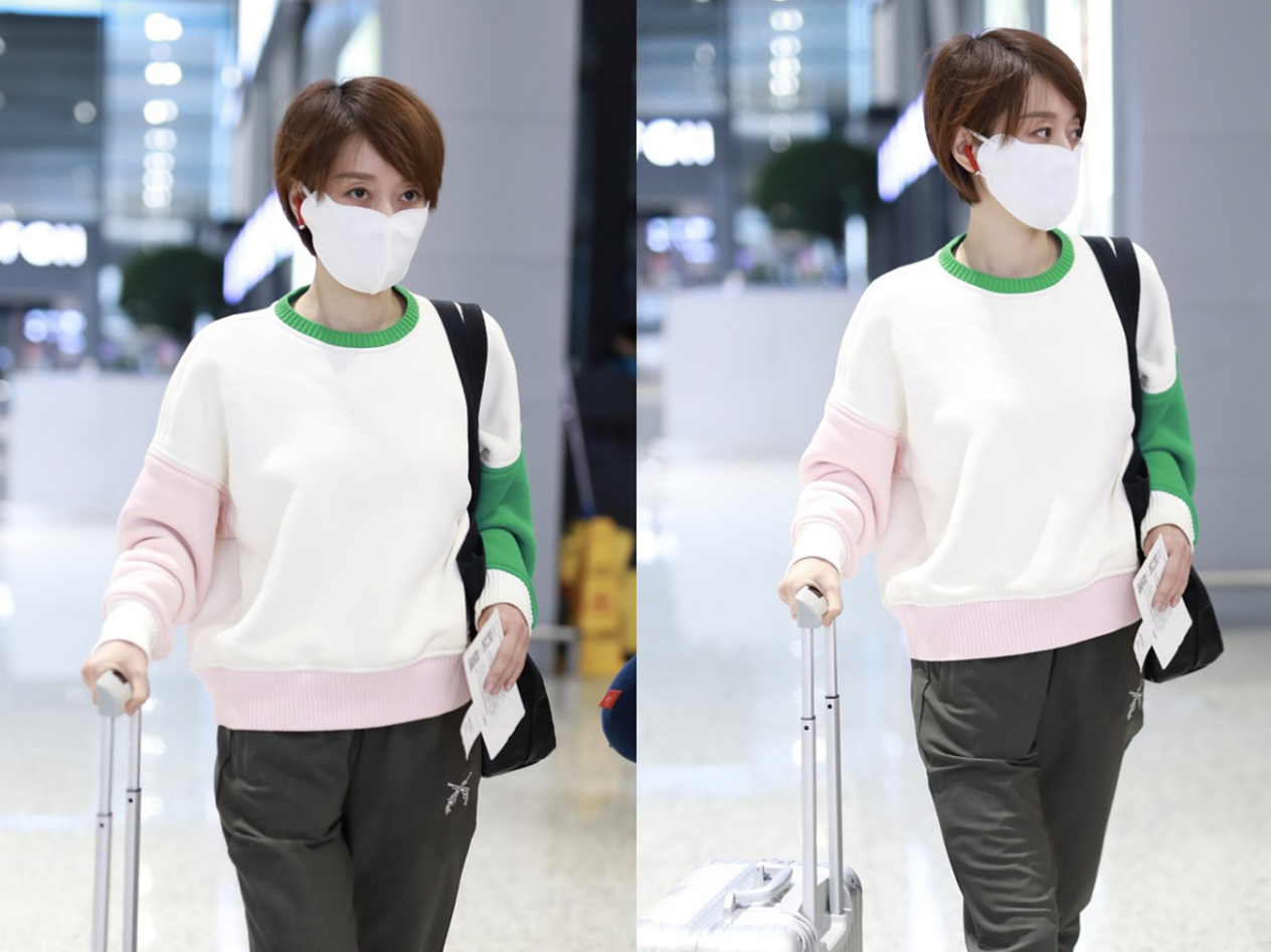 马伊琍真适合穿卫衣,撞色看着减龄还显气质,挺适合中年女性穿的