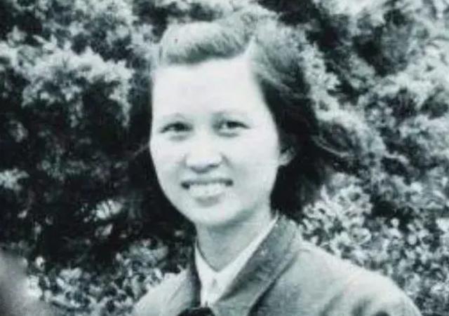 1984年,粟裕将军病逝,妻子楚青写下的两首诗,看得让人热泪盈眶