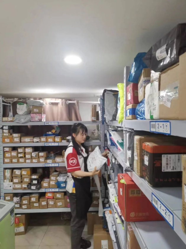 圆通妈妈驿站"快递 水果"模式 经营俩月日均营业额3000