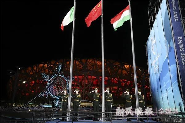 奥运会开幕式升国旗图片