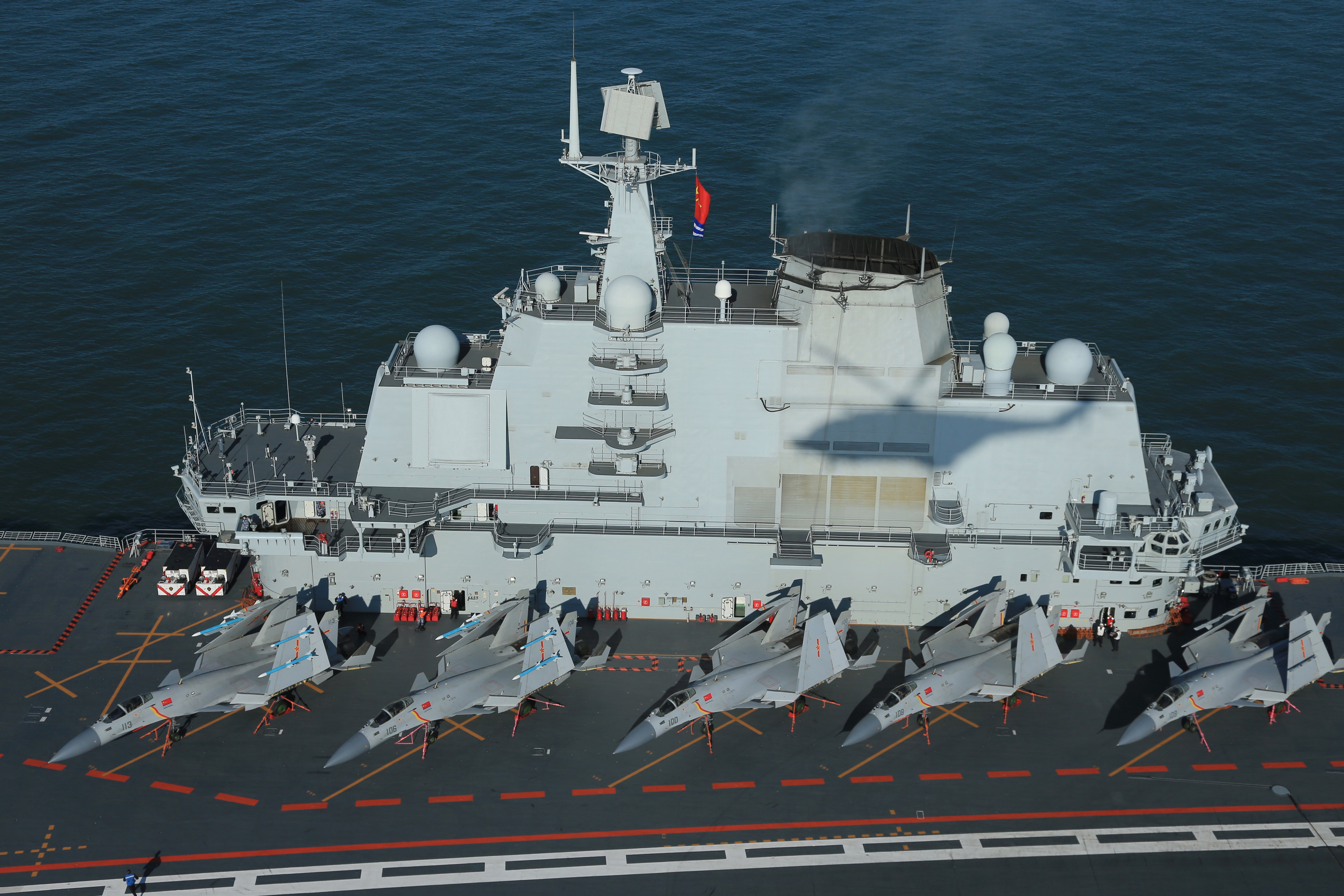 奋飞在新时代的海天——海军某舰载航空兵部队备战打仗记事