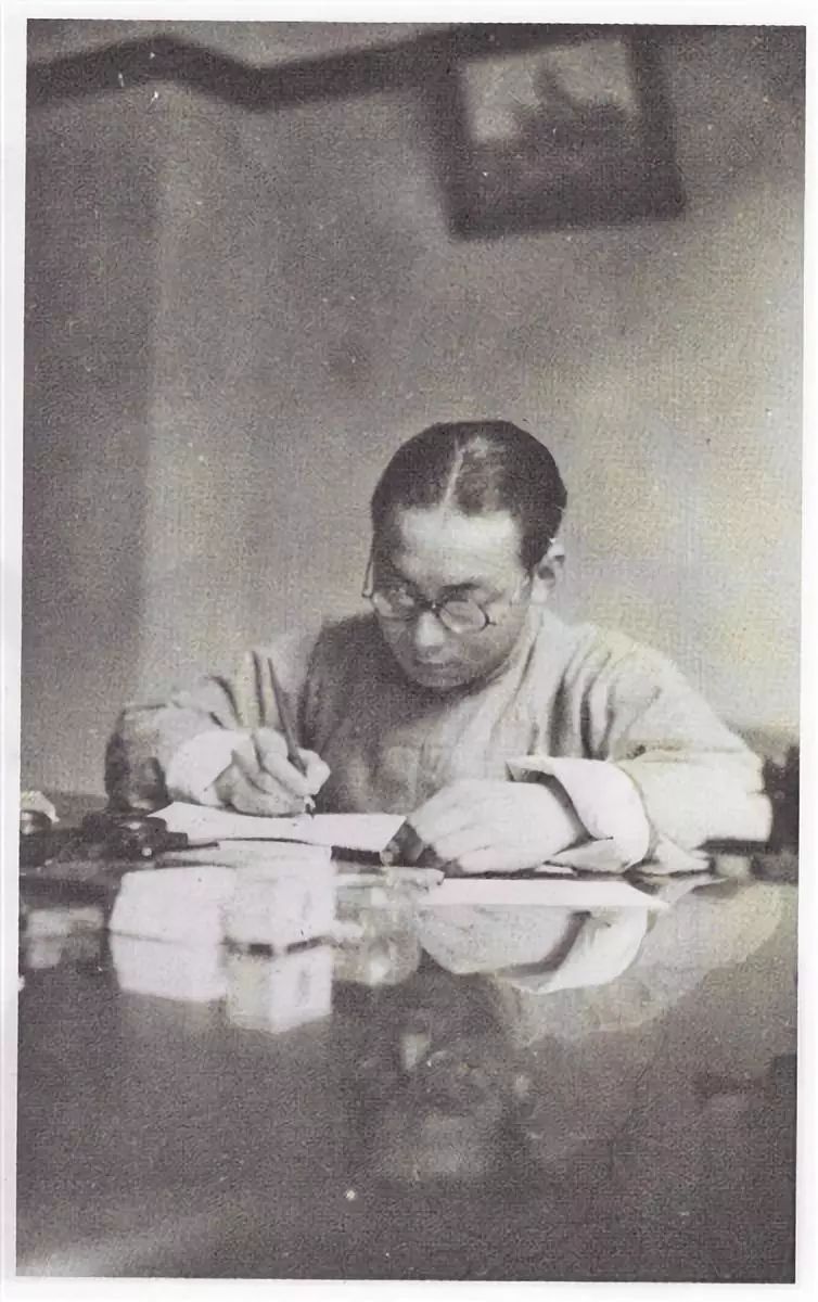 卢绪章:攀附国军高官发了财,老友讽刺妻子冷落,不知他潜伏10年