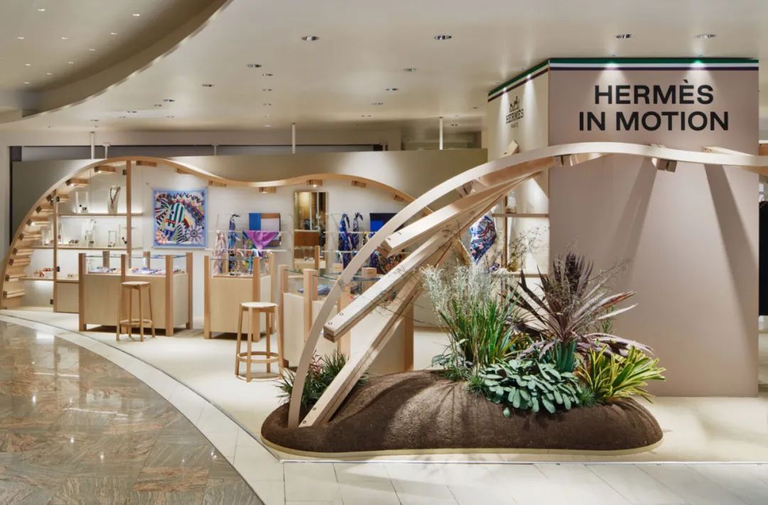 爱马仕开了两家快闪店,用「马」做的线条 - 成都包包回收