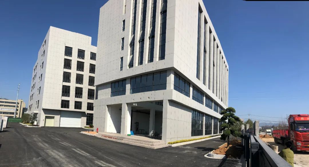 5亿元,实现年税收800万元以上."陈崇贵信心满满.