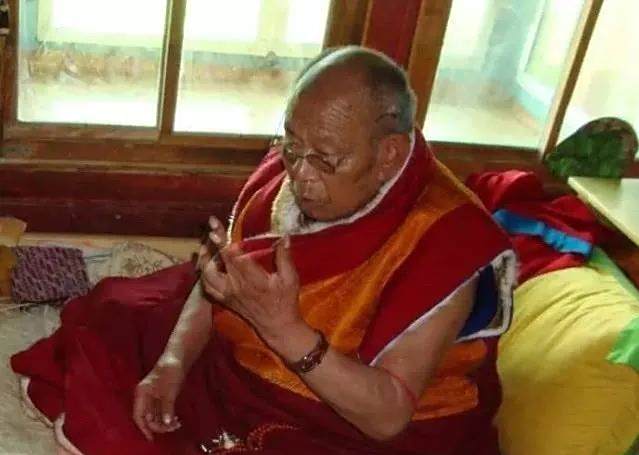 阿秋法王:不要炫耀自己的根本上师,和自己所修的法!