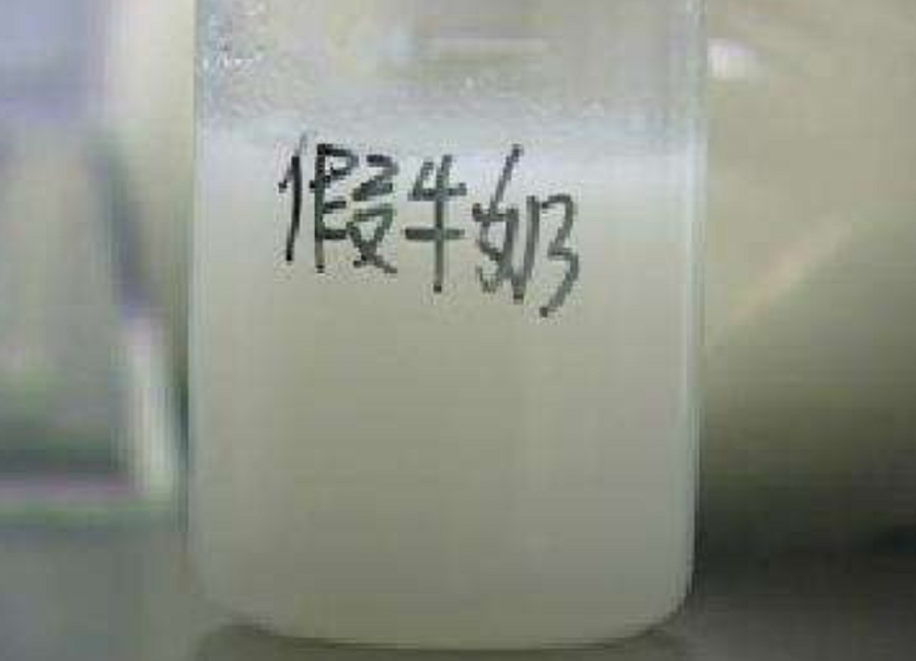 奶企又来忽悠了!超市里3种牛奶是"假牛奶",家长尽量别给娃喝