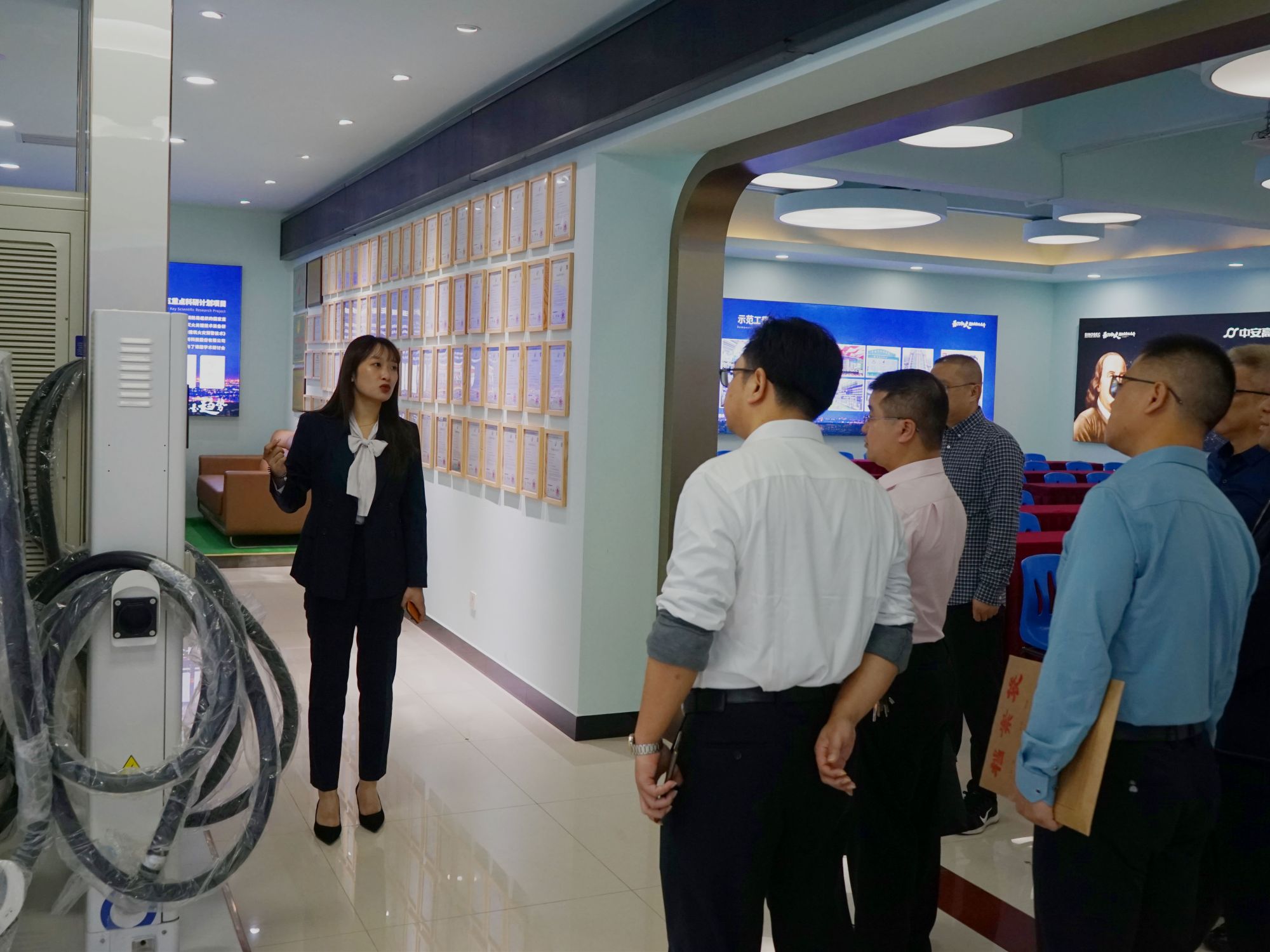 热烈欢迎寻乌县县委常委,常务副县长罗俊腾一行领导莅临中安考察