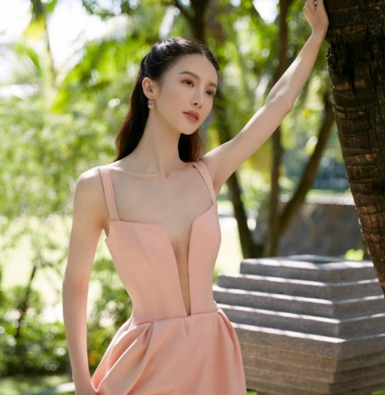 曾为舞蹈生的金晨,对此有着发言权.