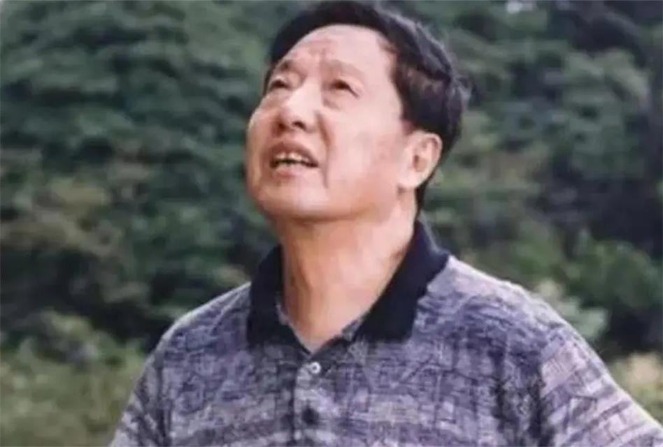 他被破格提拔为湖北省委书记,秘书与他一同上任,到了才知道职务