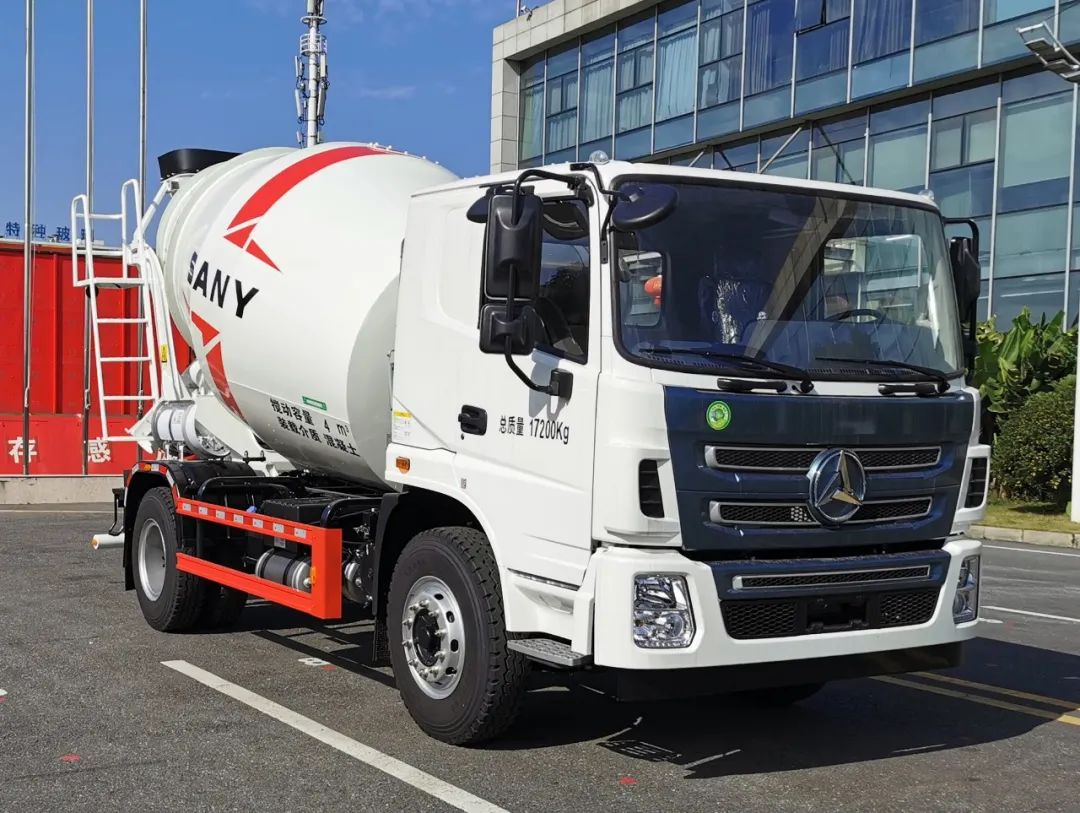 狭窄工况首选!看三一两桥搅拌车如何"灵活穿梭"