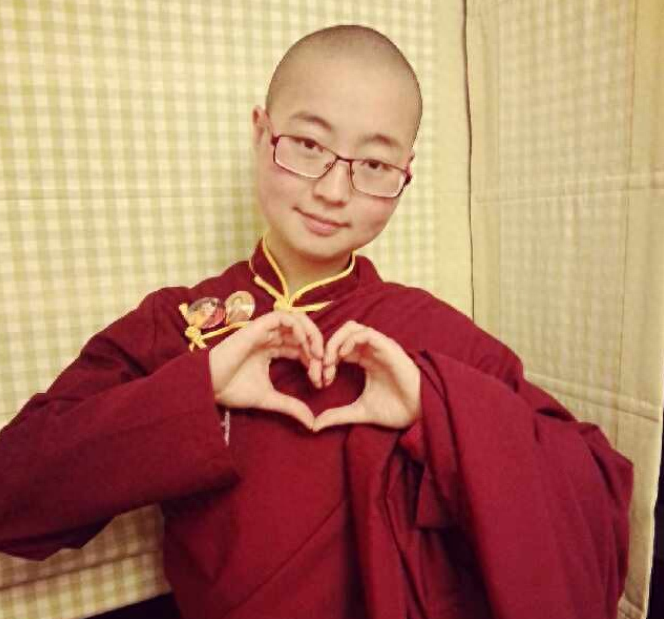 回顾马滢8年前顿悟出家在4千米雪域高原上修行成最美法师