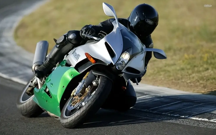 35kw,贝纳利 400cc双缸街跑?tornado 402 详细参数曝光