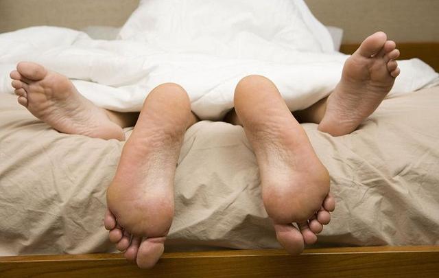 妻子怀孕了,老公想"亲密"怎么办?为了另一半都应该看看!