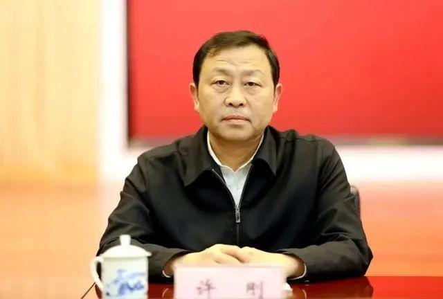 被"调虎离山"后拿下的厅官获刑:犯了纵容黑社会性质组织罪