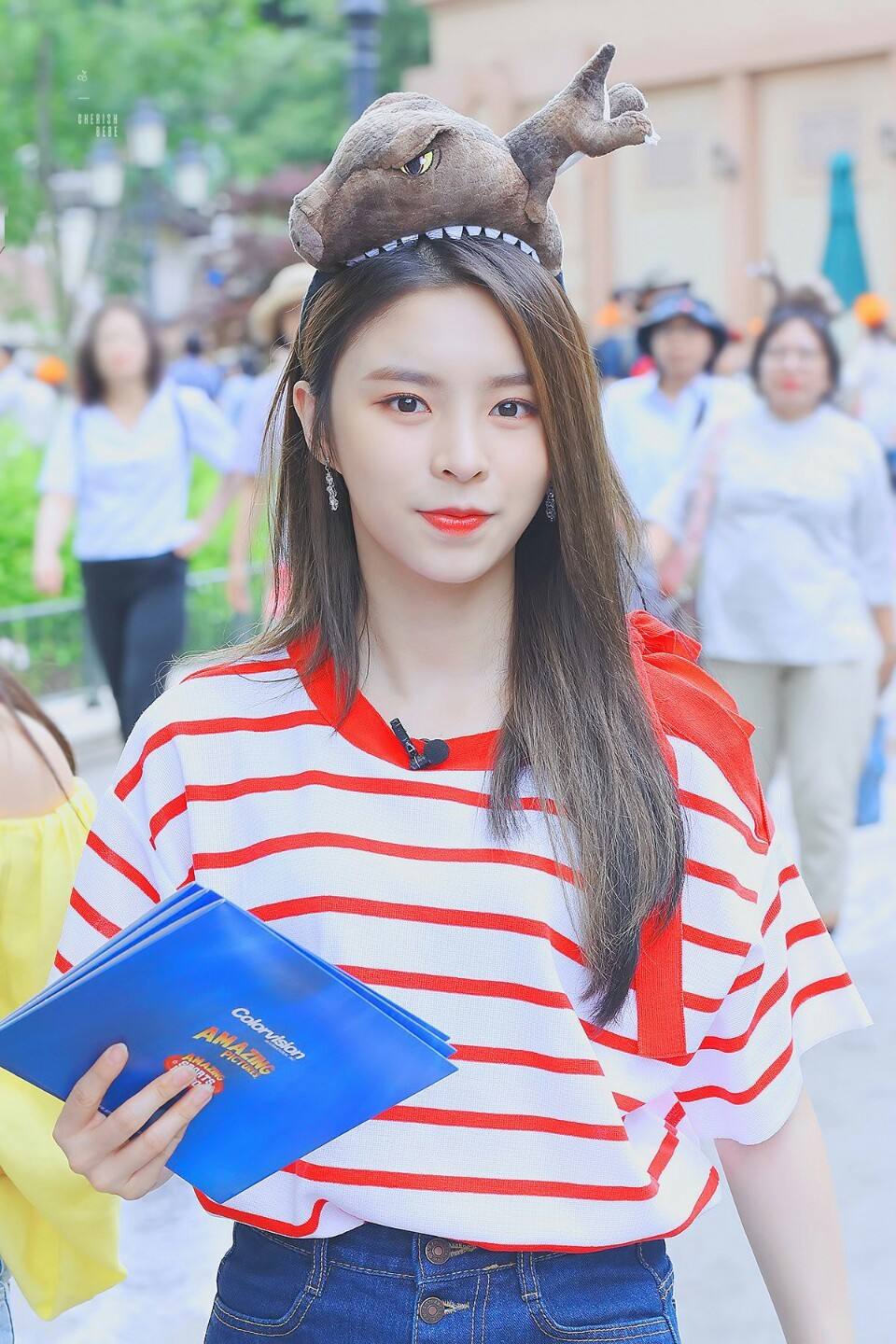 elkie删合照疑与子瑜划清界限,台湾网友:人民币真香!