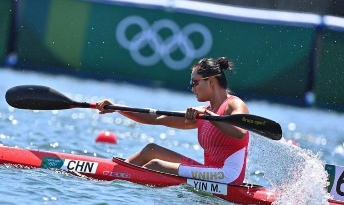 中国皮划艇队1小时连夺3金 王楠殷梦蝶500米双人皮艇夺金