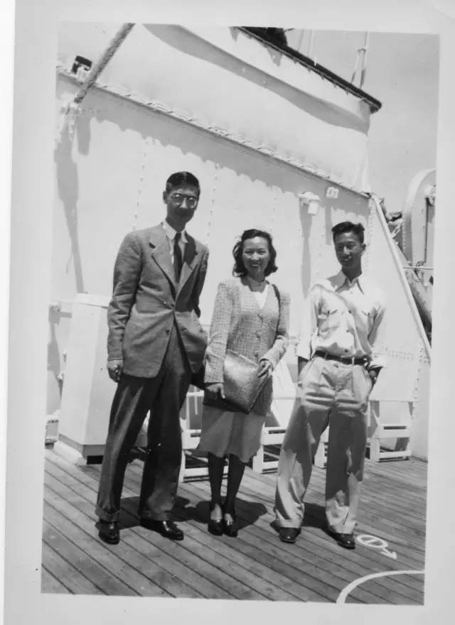 飞机坠毁前,郭永怀大喊:我的公文包,警卫员立即和他拥抱在一起