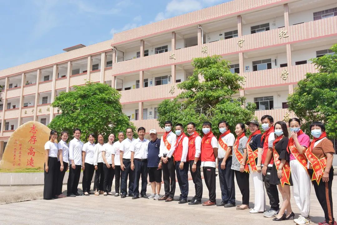 情暖教师节,桂味宝走进容县六王镇中心学校慰问乡村教师