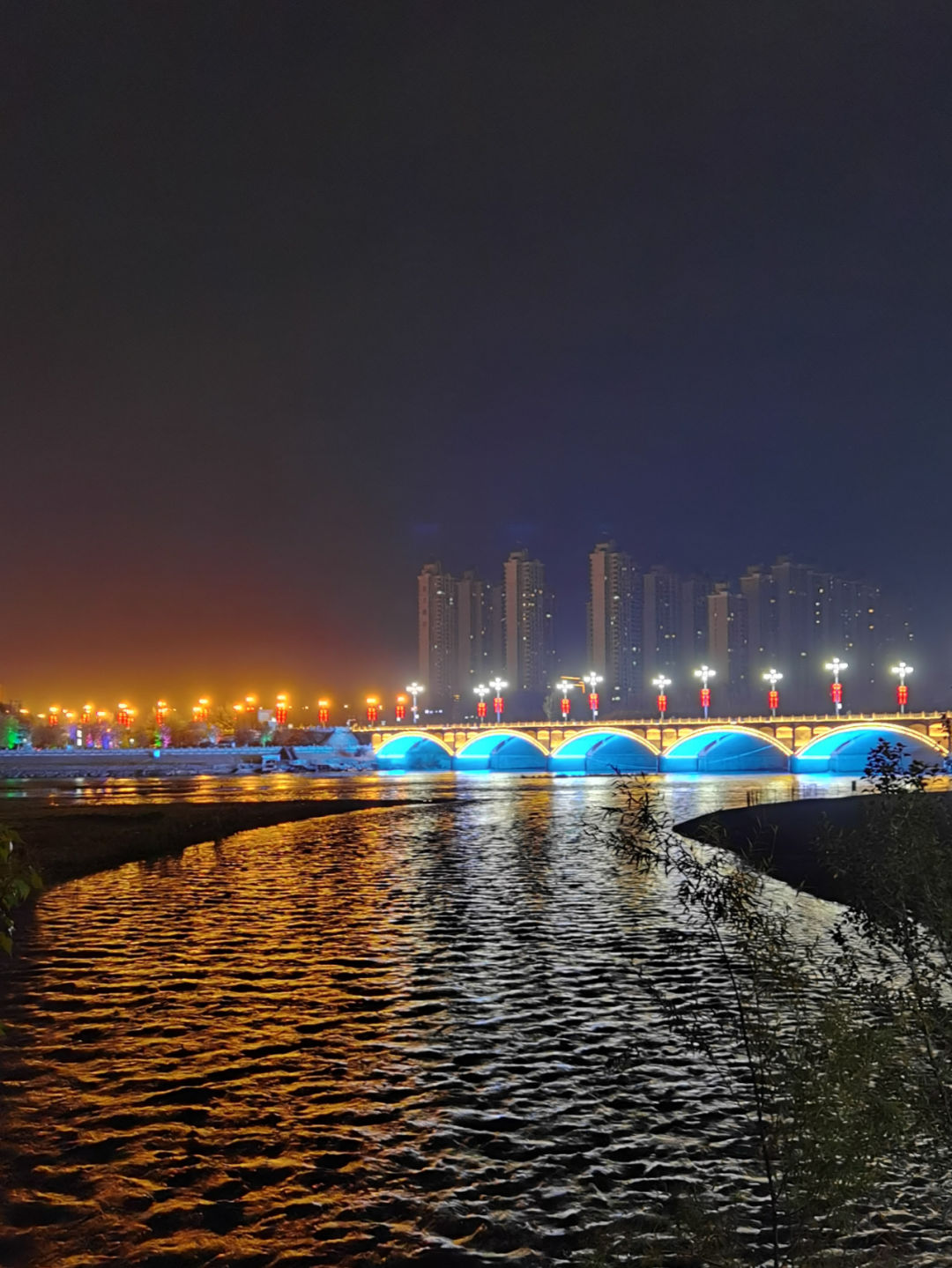 伊犁夜景图片