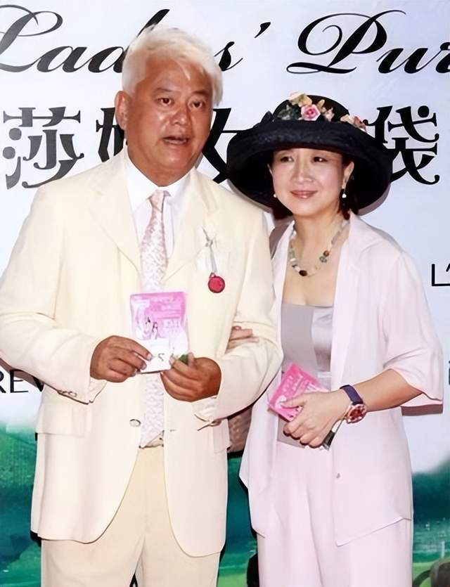 相守43载恩爱不减,自认老婆0缺点,陈百祥与黄杏秀的爱情太神仙