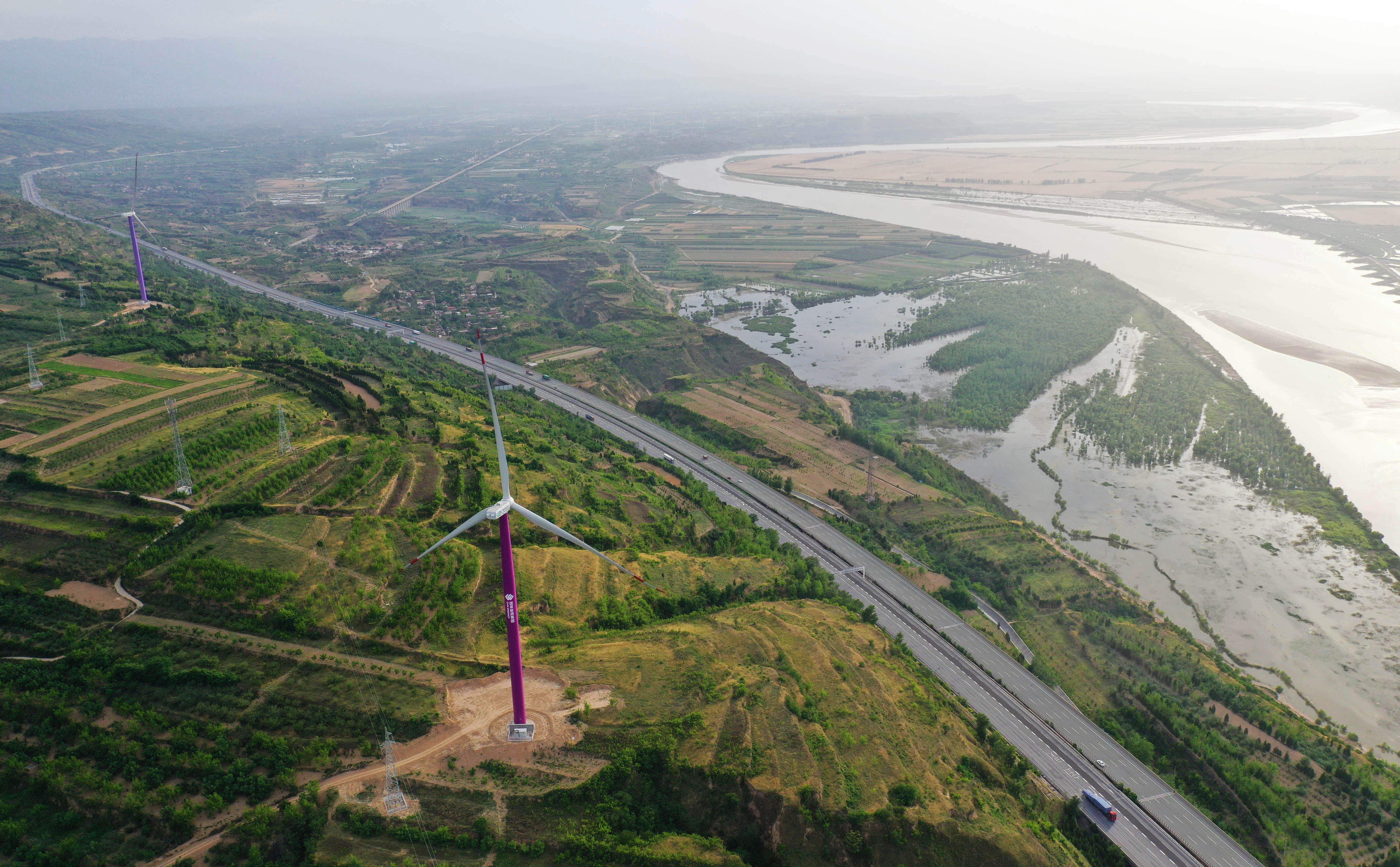 逐"路"中原——连霍高速的畅想