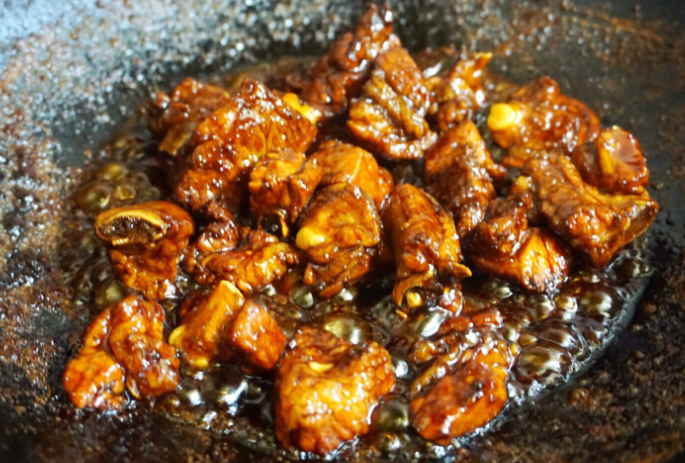 糖醋排骨这么做,色泽红亮,香嫩不柴,教您详细做法,想吃亲手做