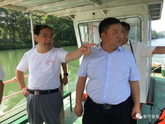 谭精益到新宁县黄龙镇开展巡河并调研禁捕退捕和乡村振兴等工作