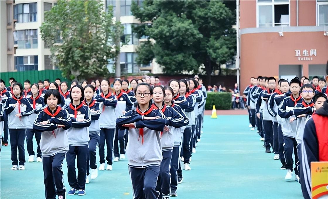 四川师大附中校服图片