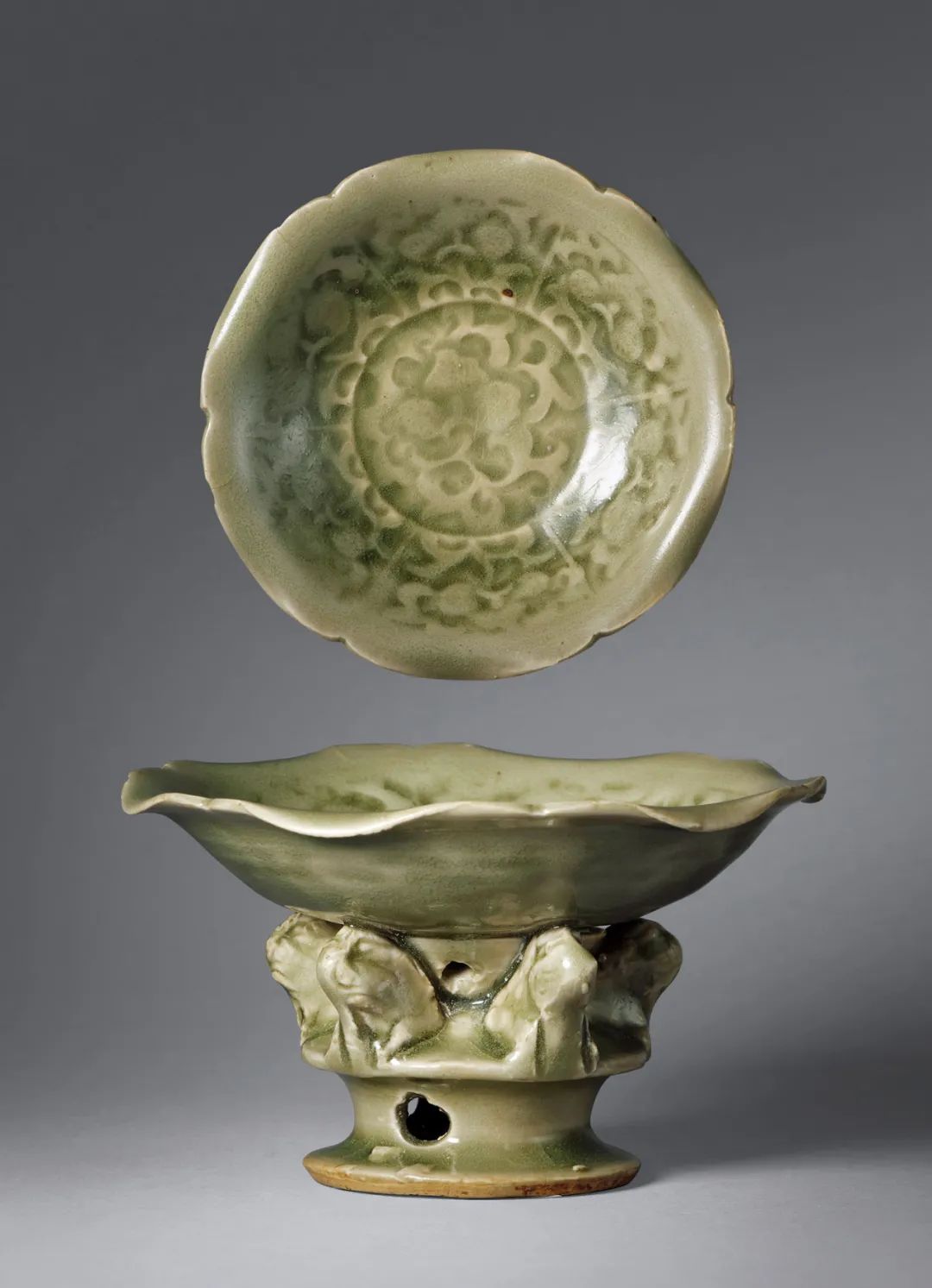 lot0095 明 耀州窑五兽足供盘 h6.8cm 估价:200,000—380,000