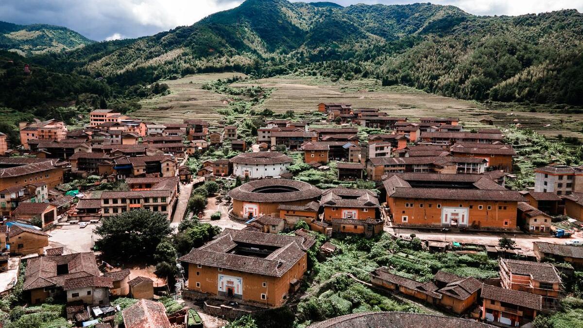 福建客家土楼:传承千年的文化遗产与建筑奇迹