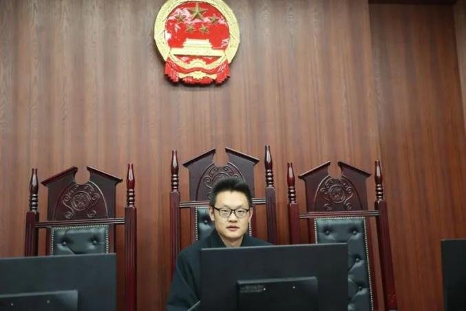 向吉安政法英模李伟杰学习