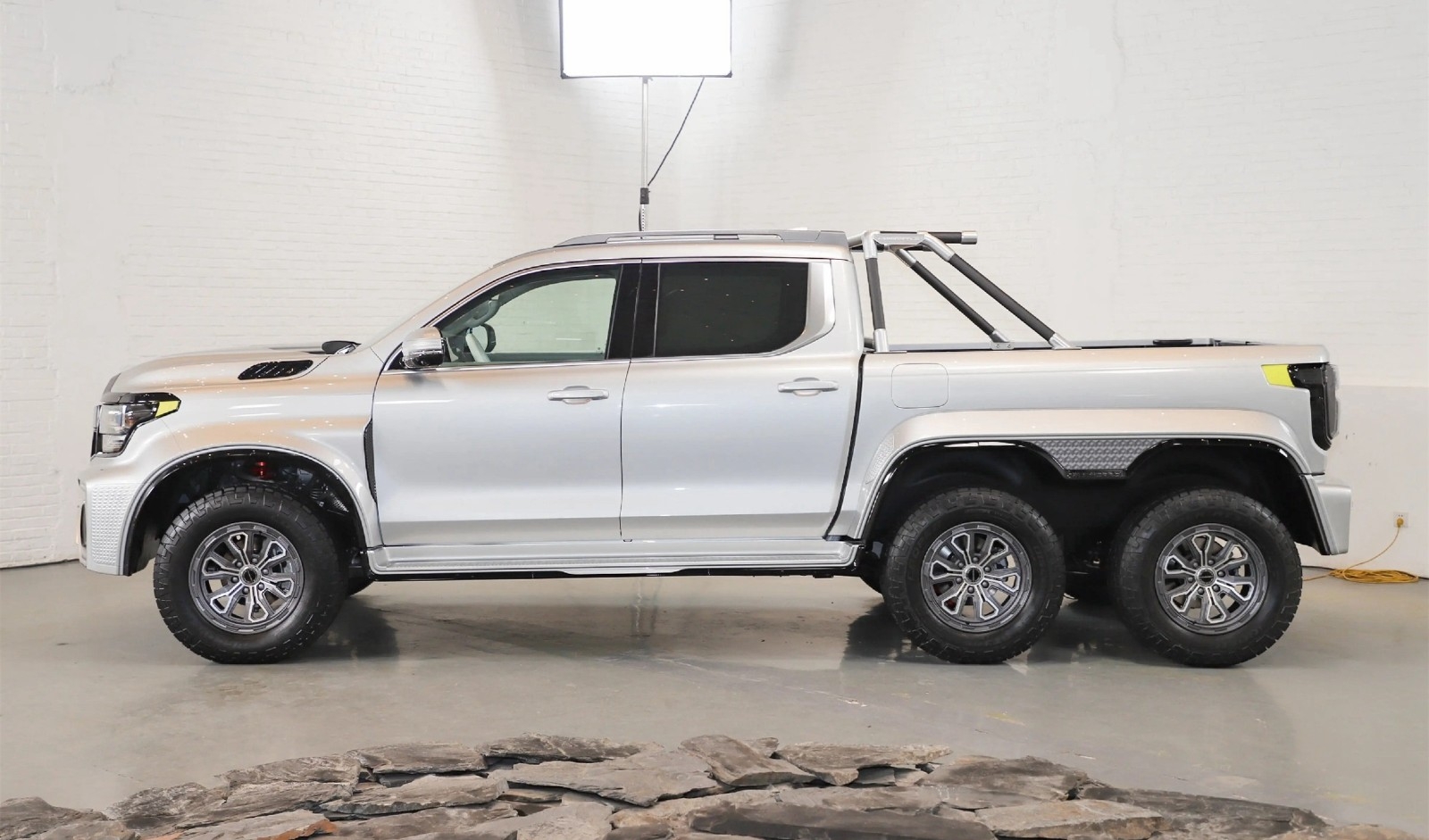 长城曾宣传到,一共有两种皮卡,一种是长城一种是其他.