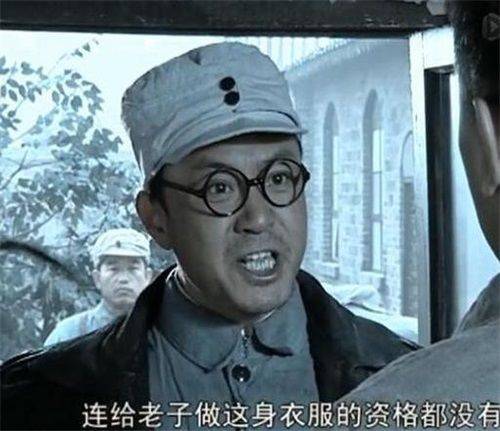 领导说话的艺术!《亮剑》中旅长去找李云龙,为何先通知?