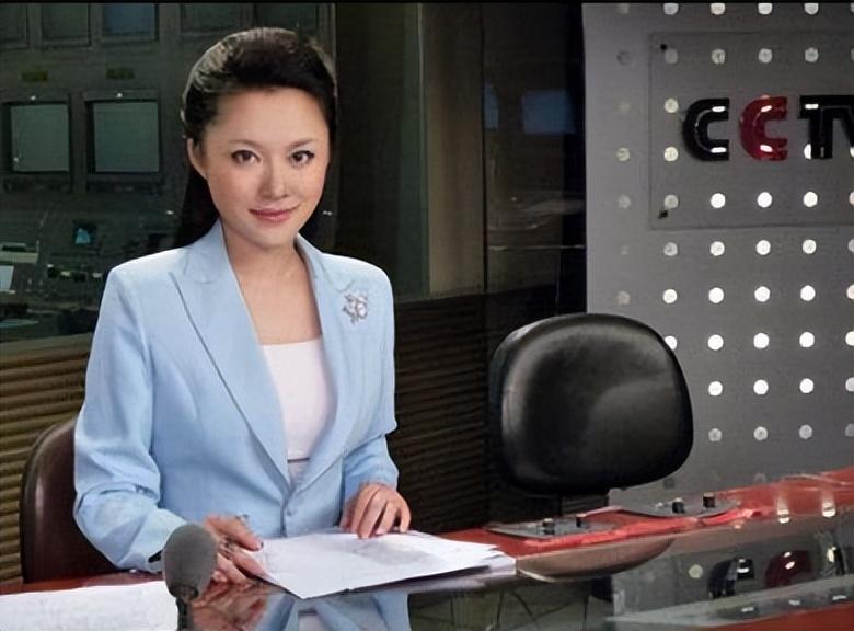 央视主播紫凝生活节俭贷款买车43岁单身生活质量高