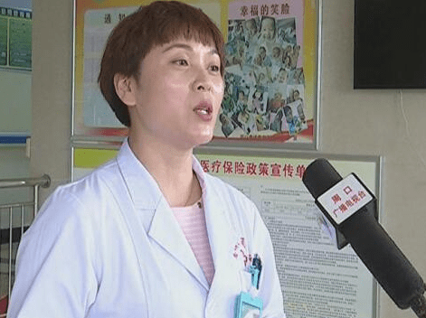 新野康复儿童家属送刘春红医生锦旗表谢意