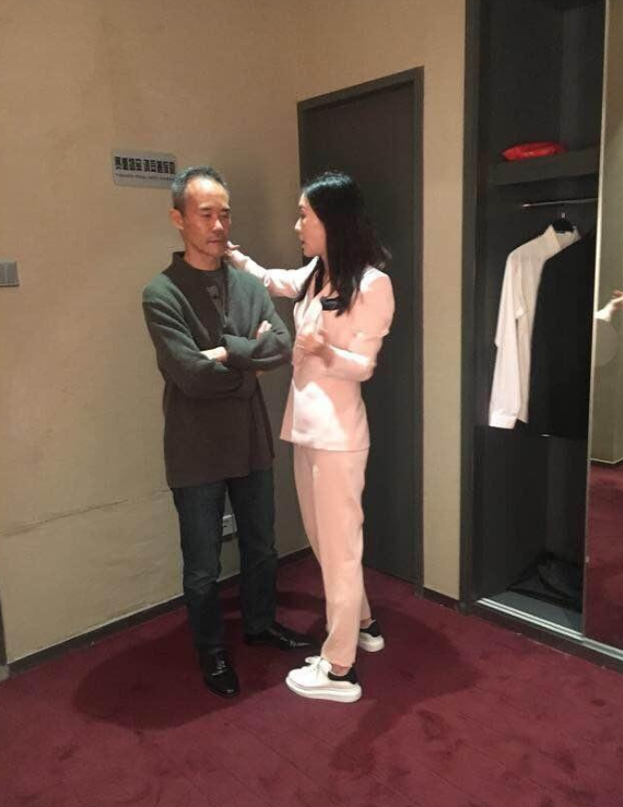 王石应该感谢前妻王江穗,让他有幸娶田朴珺,还移居日本共享晚年